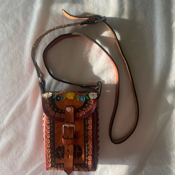 Mexican leather crossbody purse/ small camera case - Picture 2 of 10